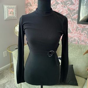 XS crop top with belt strap